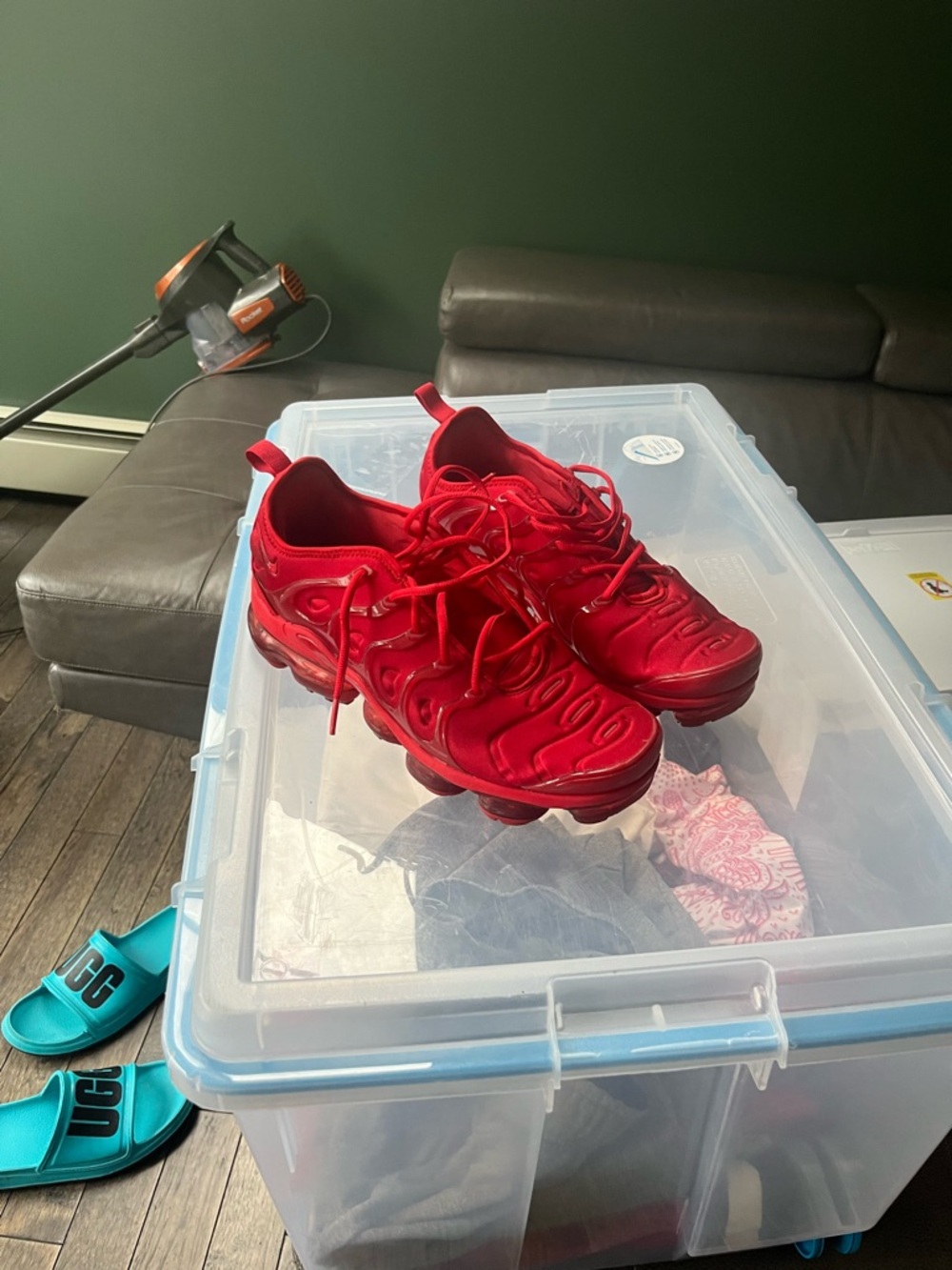 Nike Kids Red Lace-Up Foam Runner Sneakers
